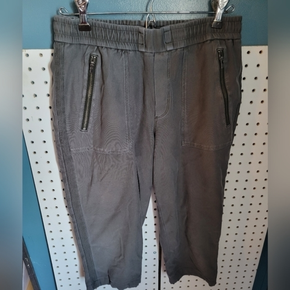 Athleta size 2 crop athletic pants